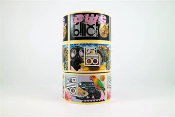 Ruller med farverige custom-print labels med grafik