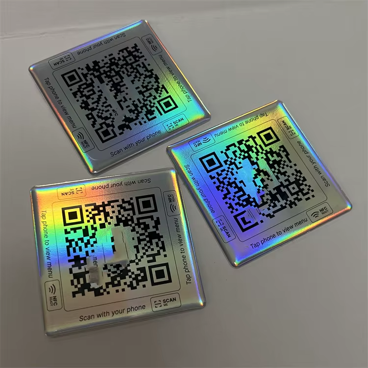 Holografiske domed QR labels med NFC til menu-scan