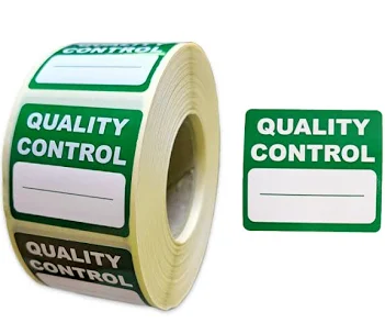 Rulle med grønne firkantede Quality Control skrivbare labels