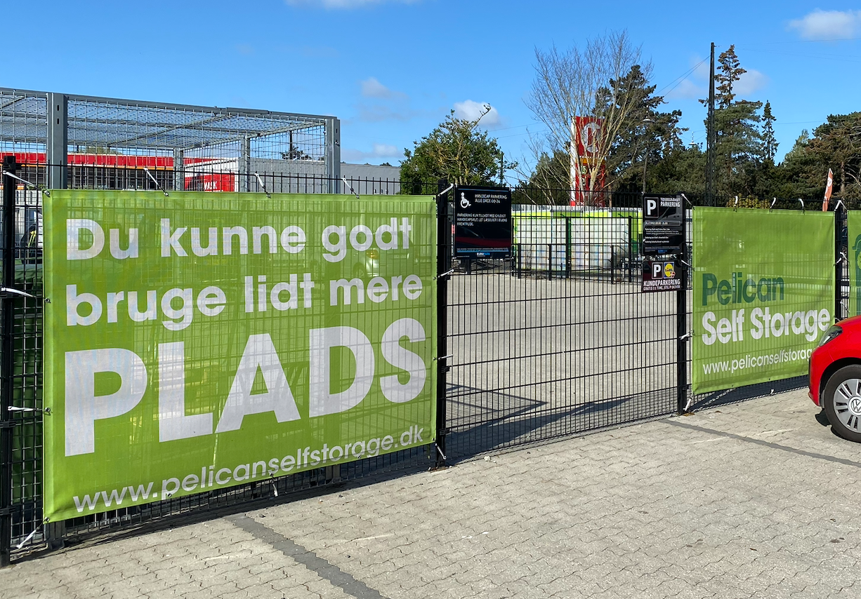 Bannercase for Pelican Self Storage – Mesh-banner på hegn