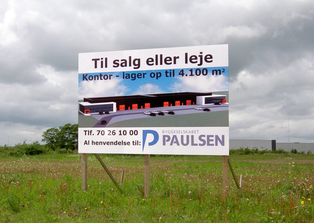 Stort erhvervsskilt til salg eller leje af kontor og lager